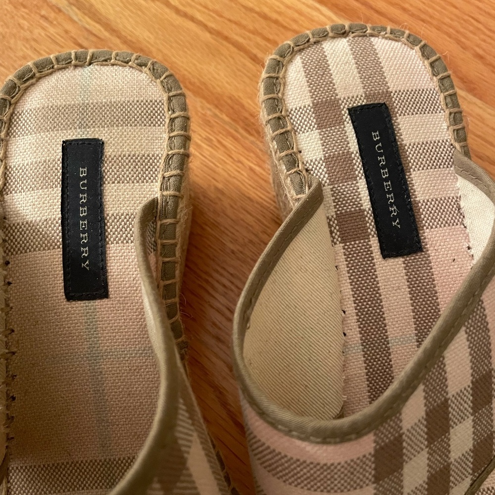 New Authentic Burberry espadrille bought at shoe Inn east Hampton - Picture 2 of 4